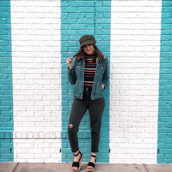 Meet your Posher, Breiona - Picture 2 of 7